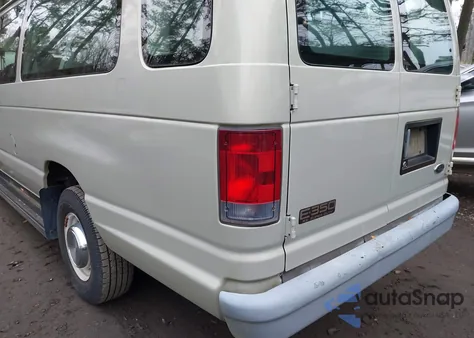 2004 Ford E-250 Commercial/Recreational z USA, uszkodzony, nr VIN 1FTNS24WX4HA92137